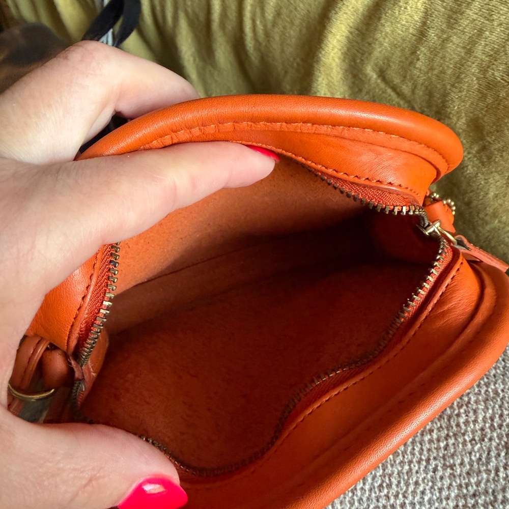 Vintage Coach Abbie bag ***Rare color** - Picture 7 of 10